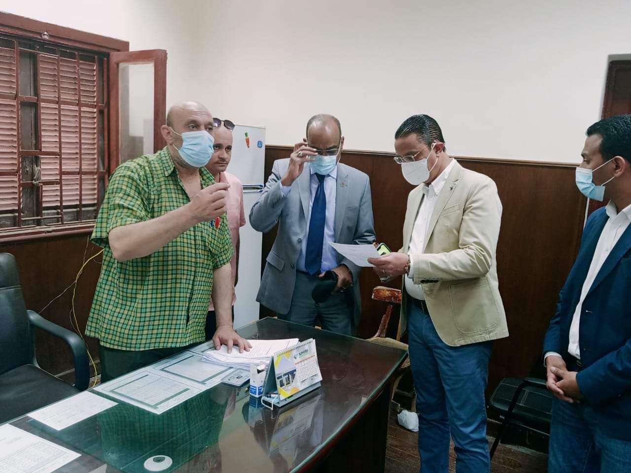 محافظ الفيوم يتفقد غرفة عمليات الامتحانات بمديرية التربية والتعليم