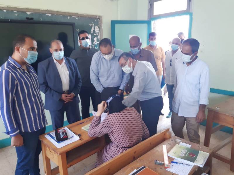 محافظ الشرقية يتفقد امتحانات الثانوية العامة 03