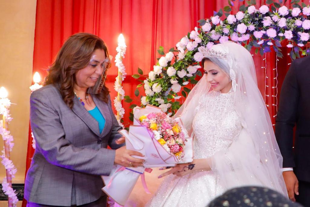 محافظ دمياط تحضر حفل زفاف ابنة من أبناء المحافظة