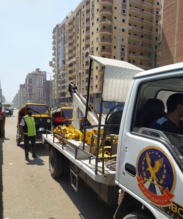 مصادرة عدد من مركبات اتوكتوك المخالفة بالشرقية  03