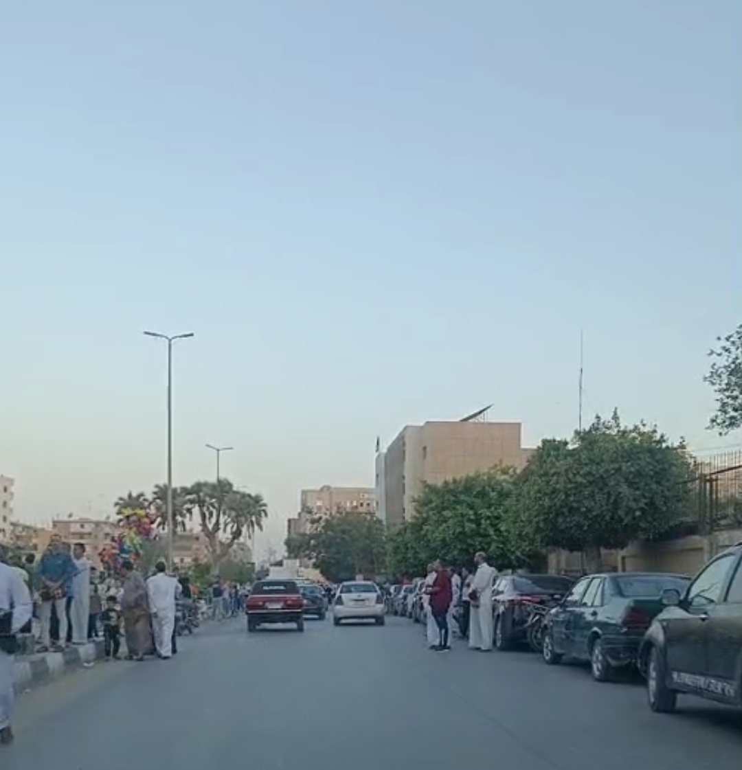 العشرات يؤدون صلاة عيد الأضحى المبارك في الفيوم