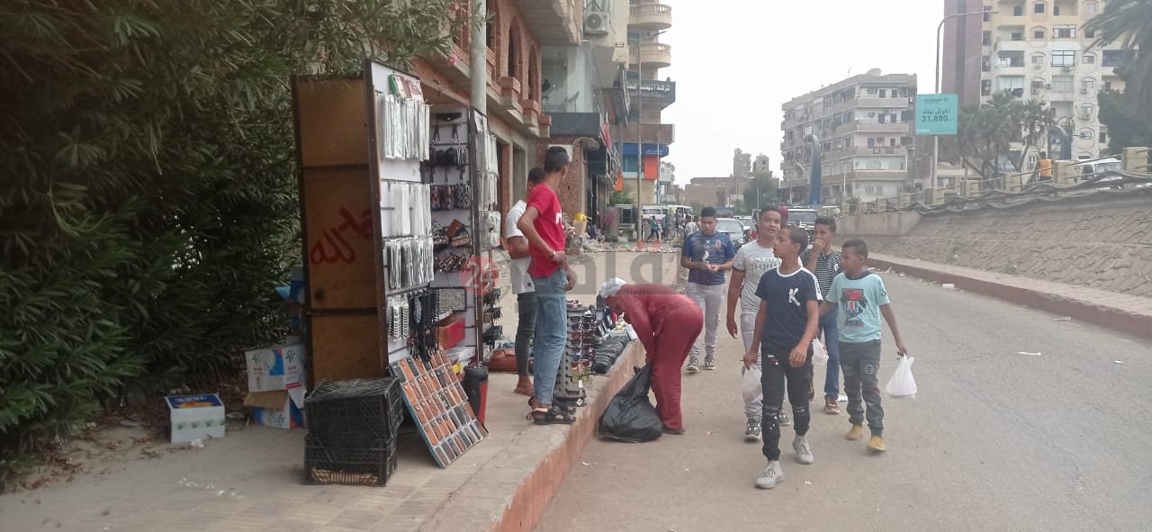 عمال النظافة بقنا محرومين من الإجازة في عيد الأضحى 