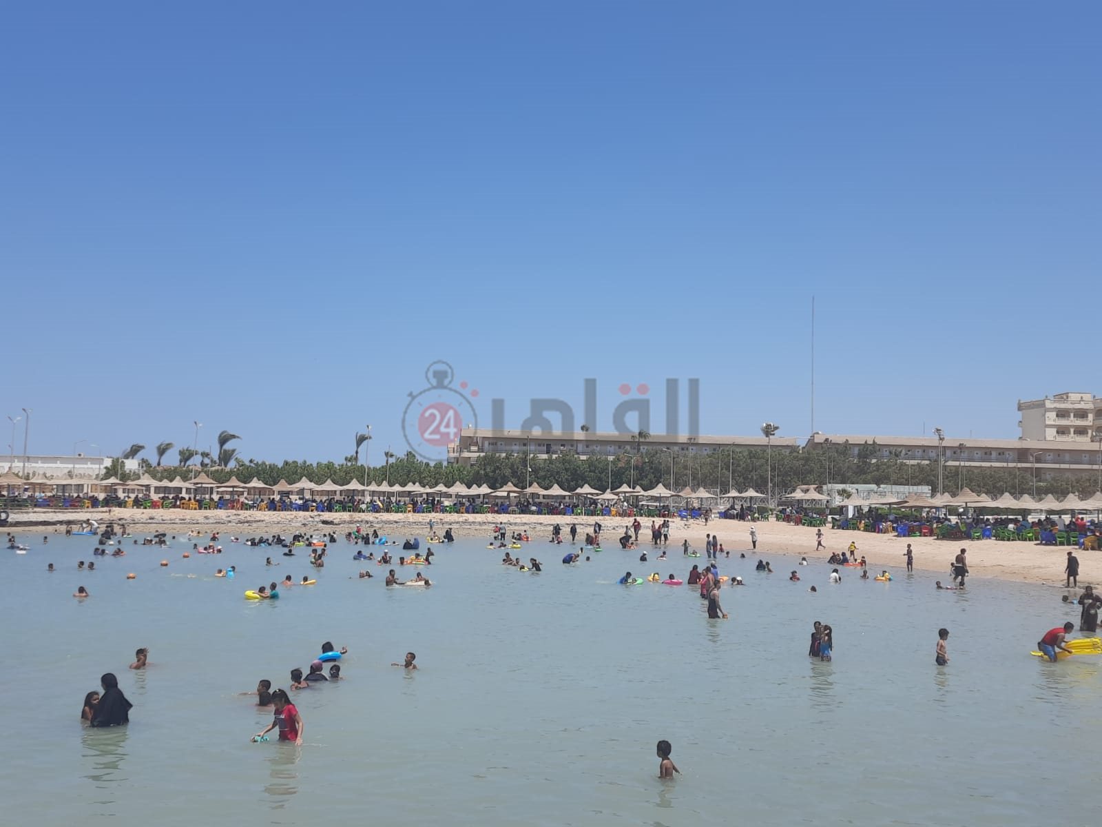 زحام على شواطئ الغردقة