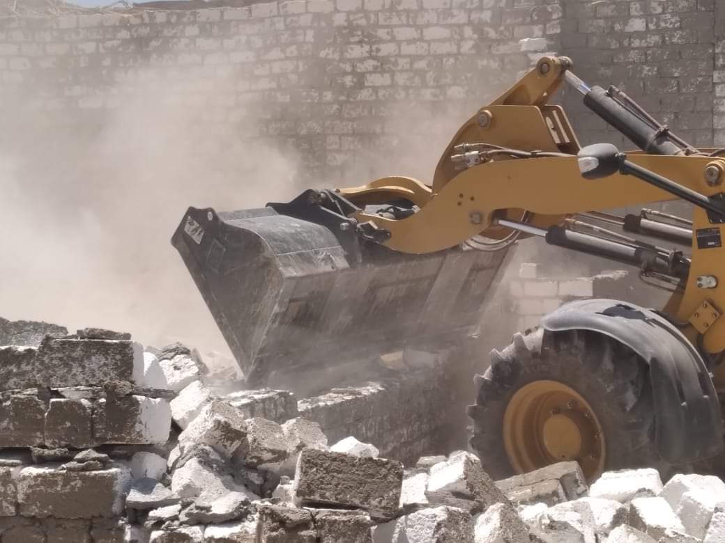 إزالة تعديات على الأراضي الزراعية في الفيوم