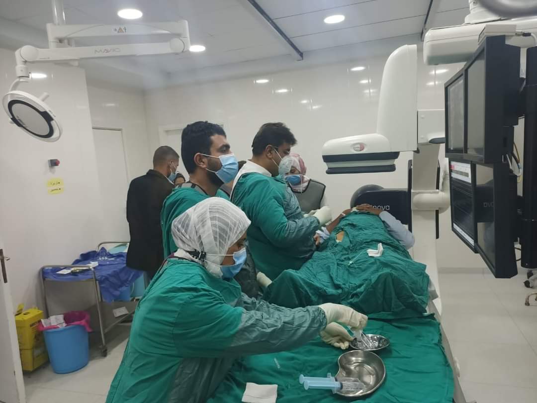 إجراء أول قسطرة مُخية لحالتين في الفيوم