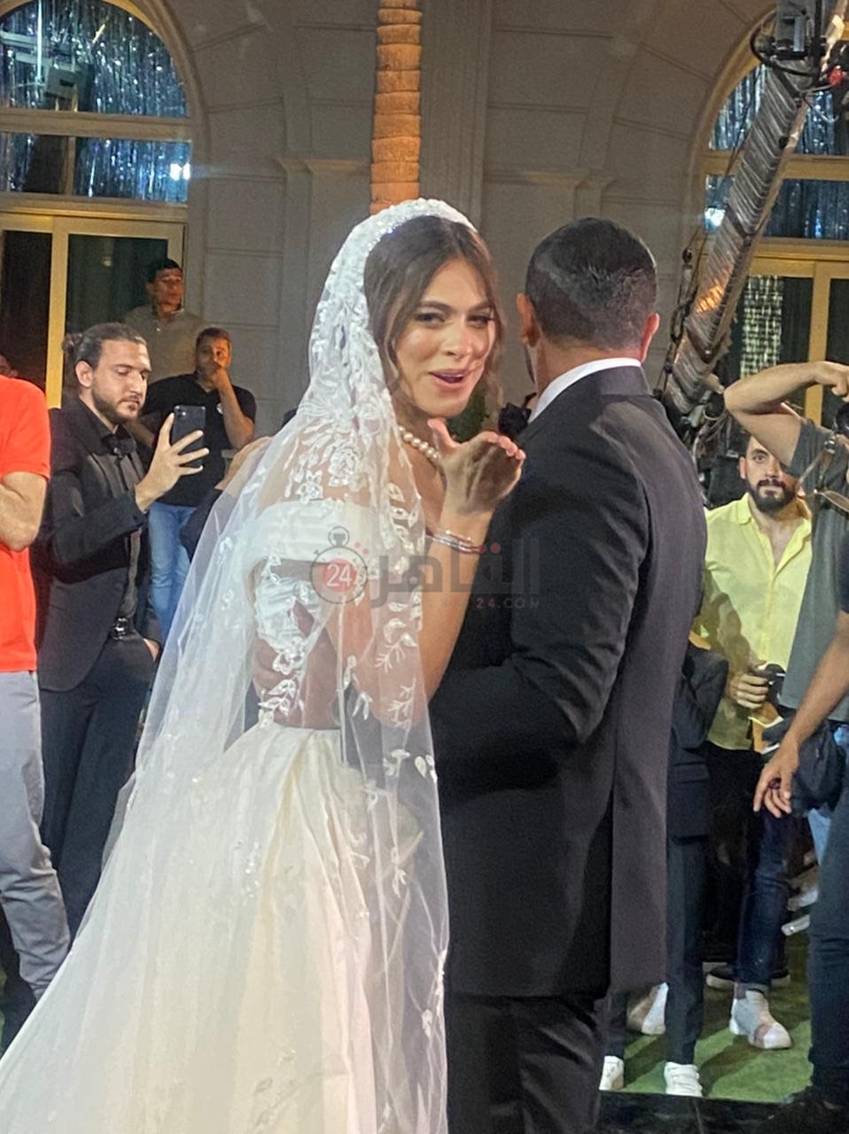 هاجر أحمد وأحمد الحداد في زفافهما