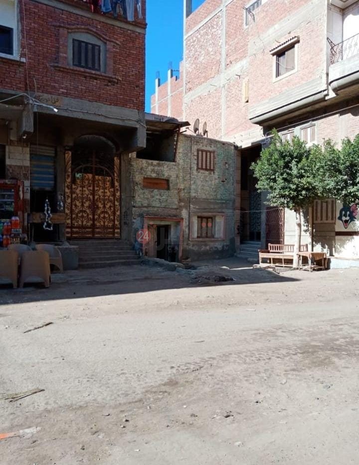 صورة للمنزل الايل للسقوط