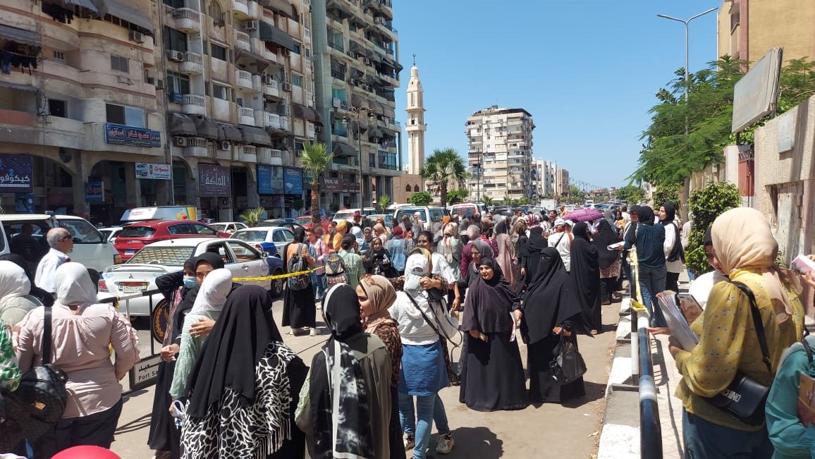 إحتفالات طالبات الثانوية العامة ببورسعيد 