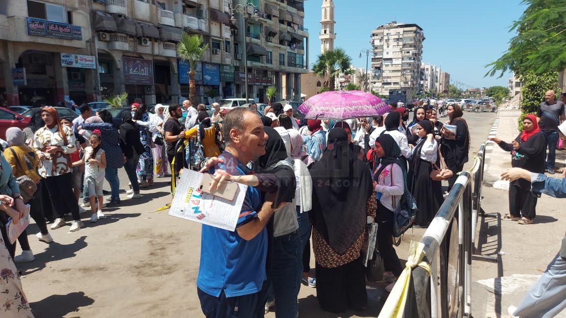 إحتفالات طالبات الثانوية العامة ببورسعيد 
