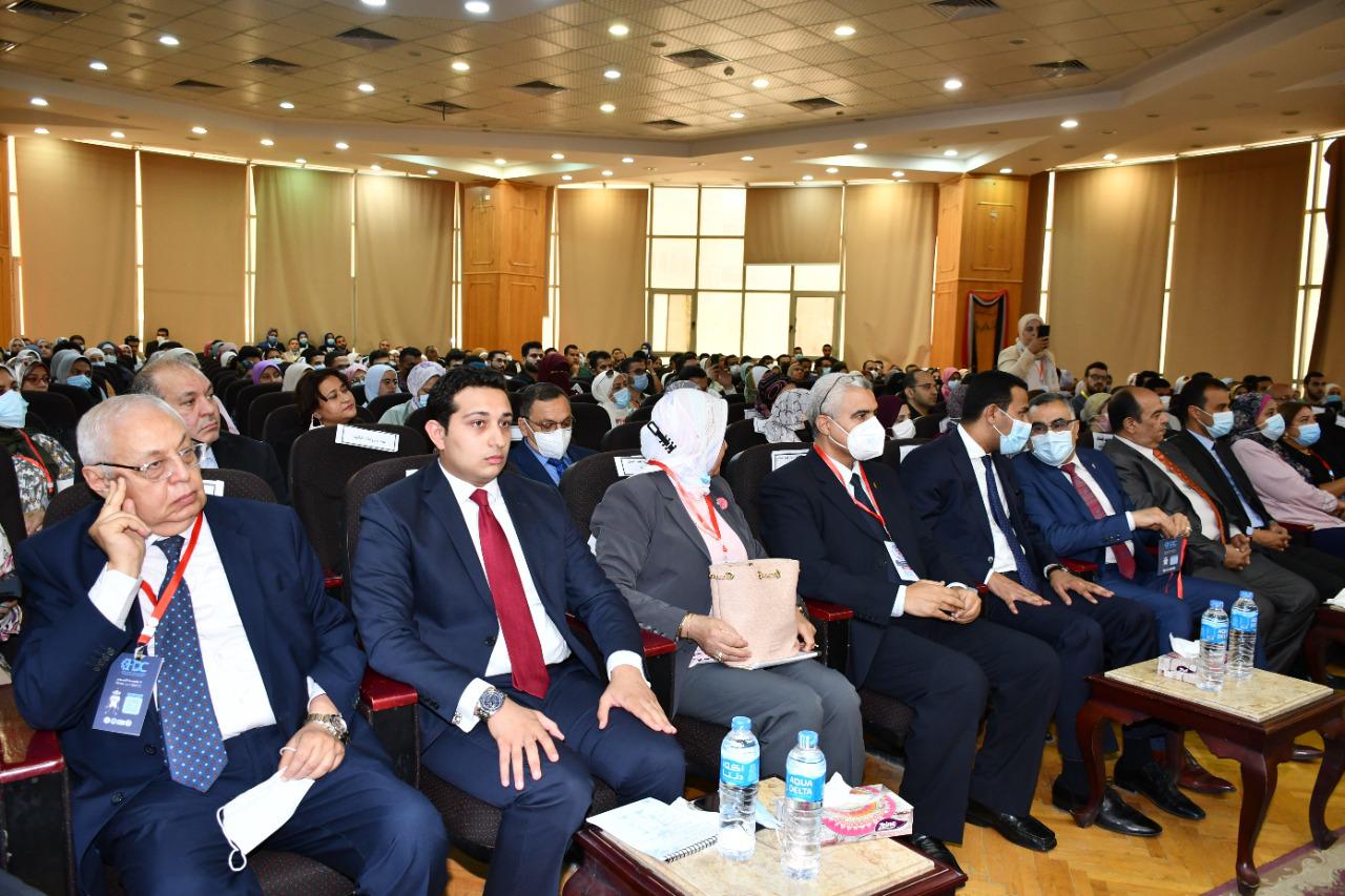 انطلاق الجلسة الأولى لمؤتمر طب الأسنان الأول