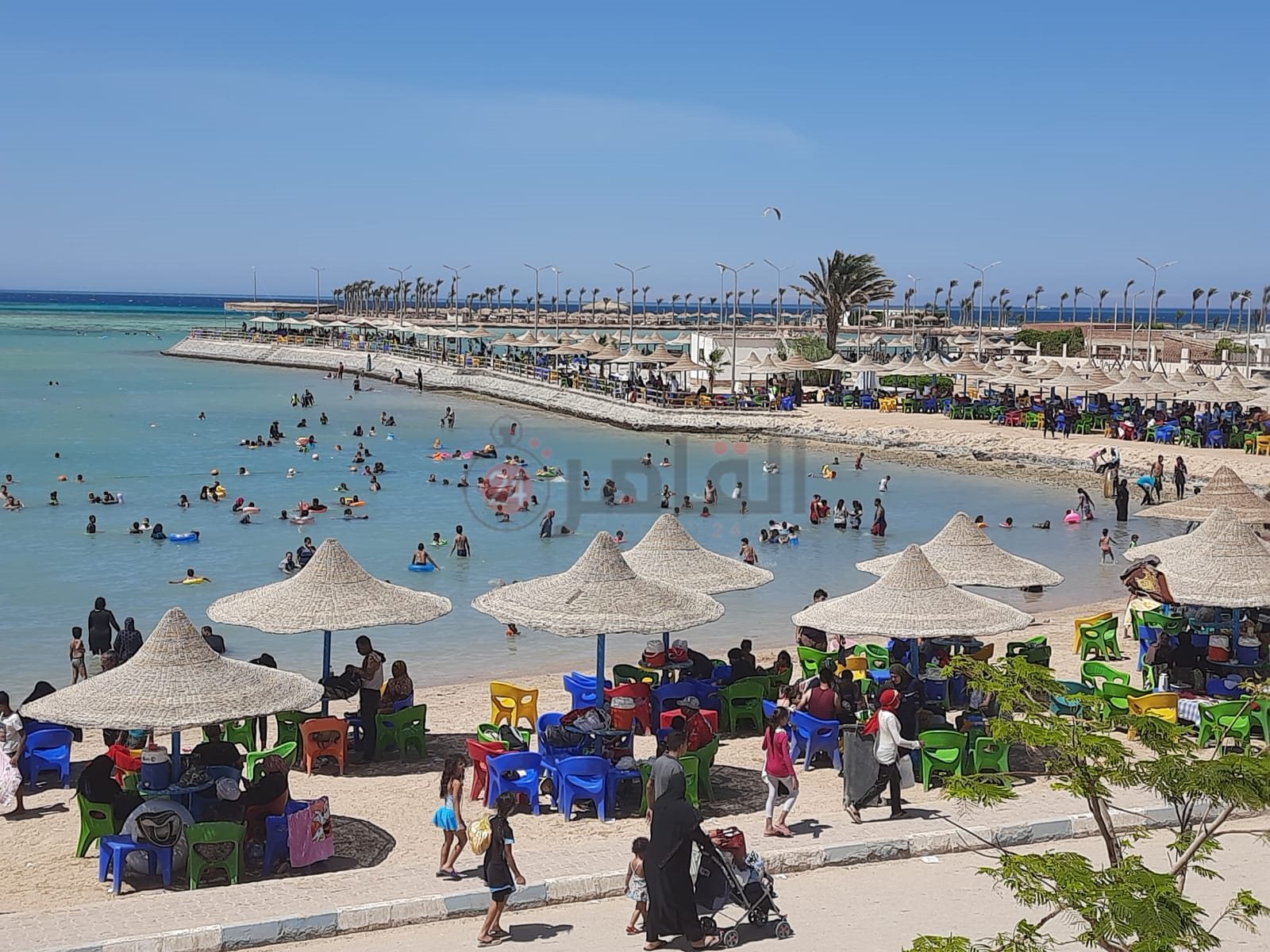 شواطئ الغردقة تستقبل مصطافيها خلال العطلة الأسبوعية 