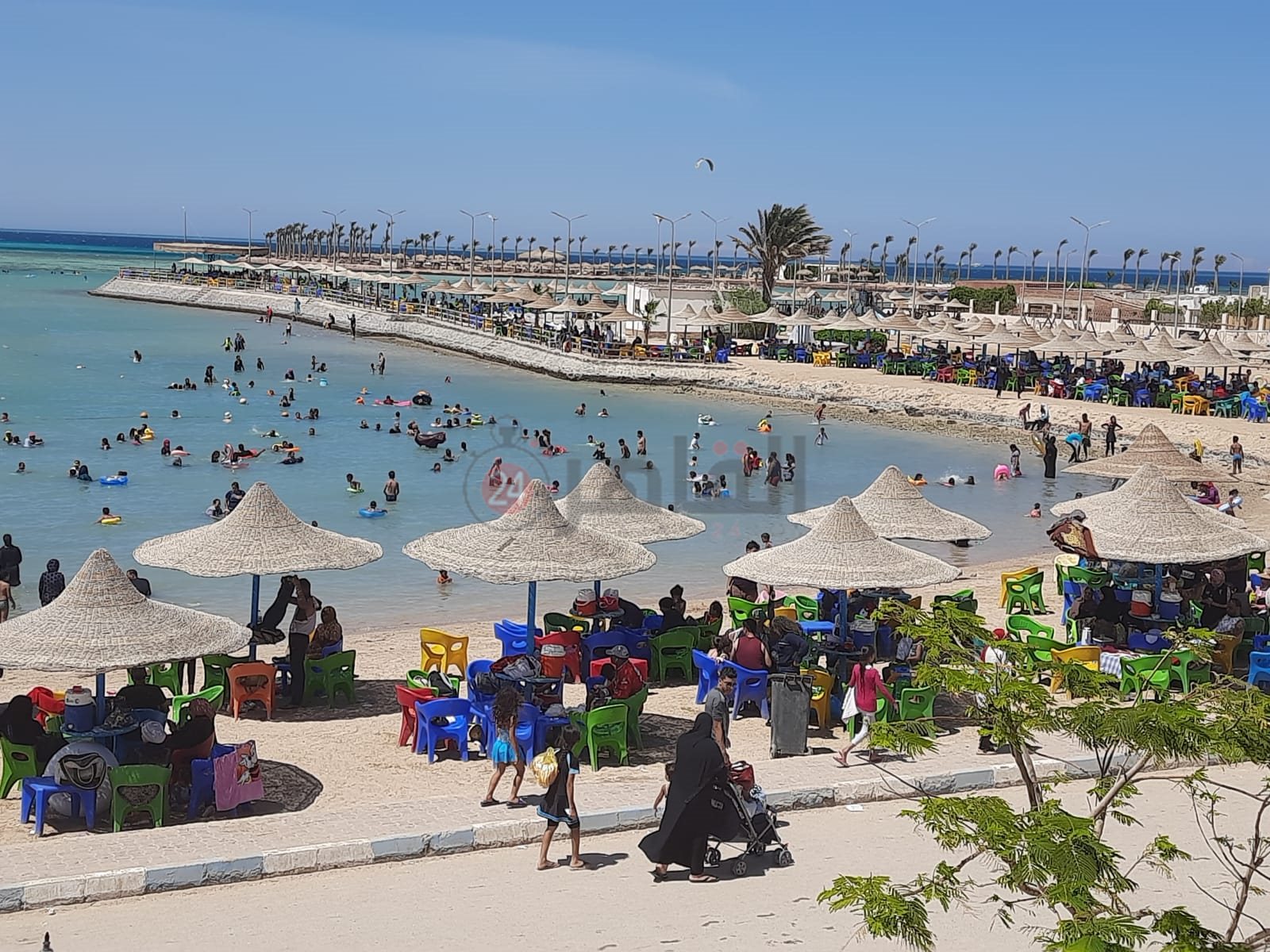 شواطئ الغردقة تستقبل مصطافيها خلال العطلة الأسبوعية 