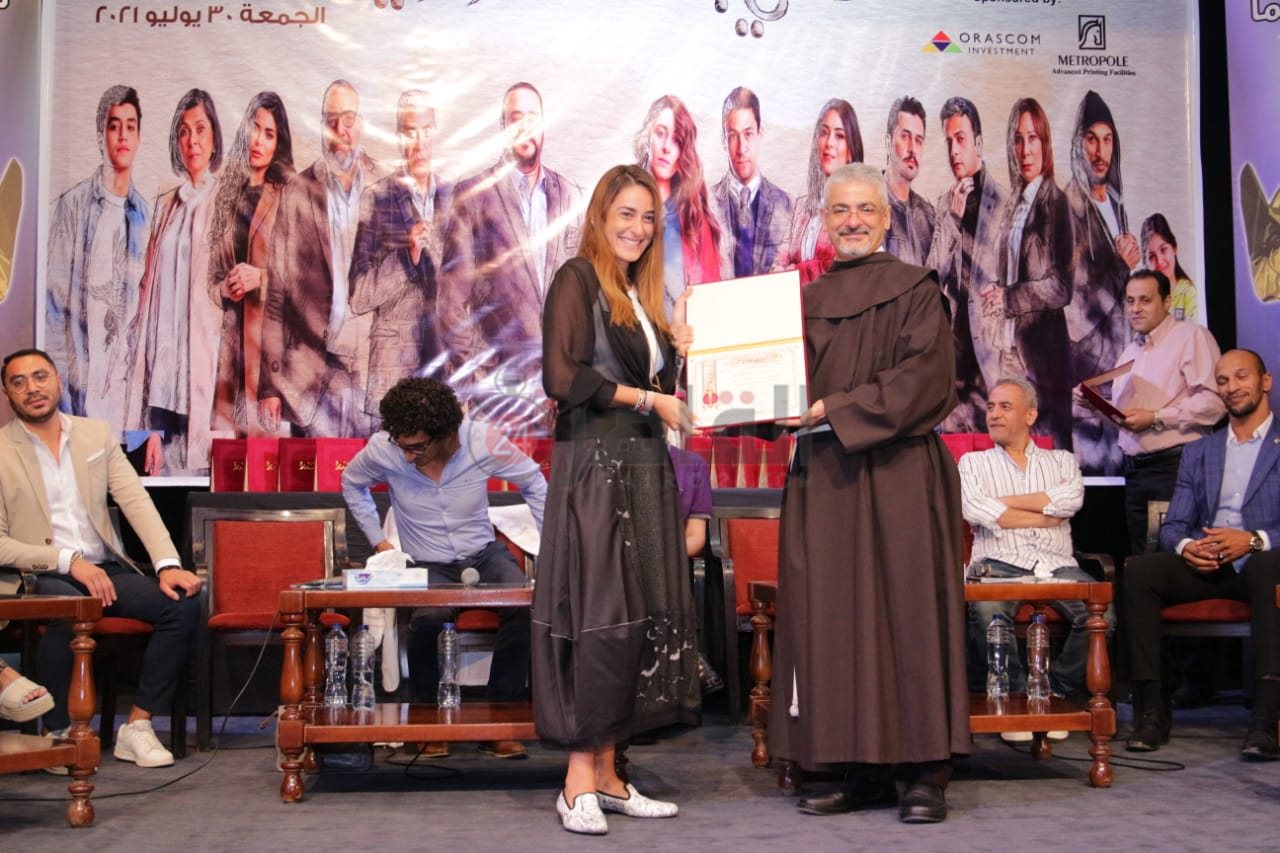 تكريم أبطال مسلسل خلي بالك من زيزي