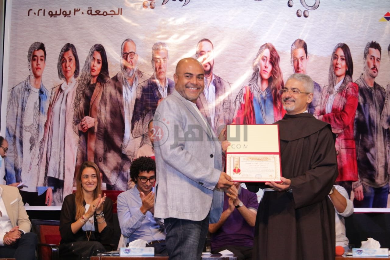 تكريم أبطال مسلسل خلي بالك من زيزي