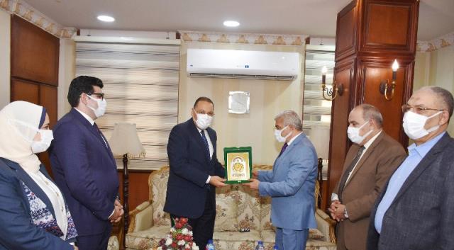 محافظ الشرقية يهنيء مدير الأمن الجديد بمنصبه 03