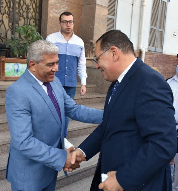 محافظ الشرقية يهنيء مدير الأمن الجديد بمنصبه 05