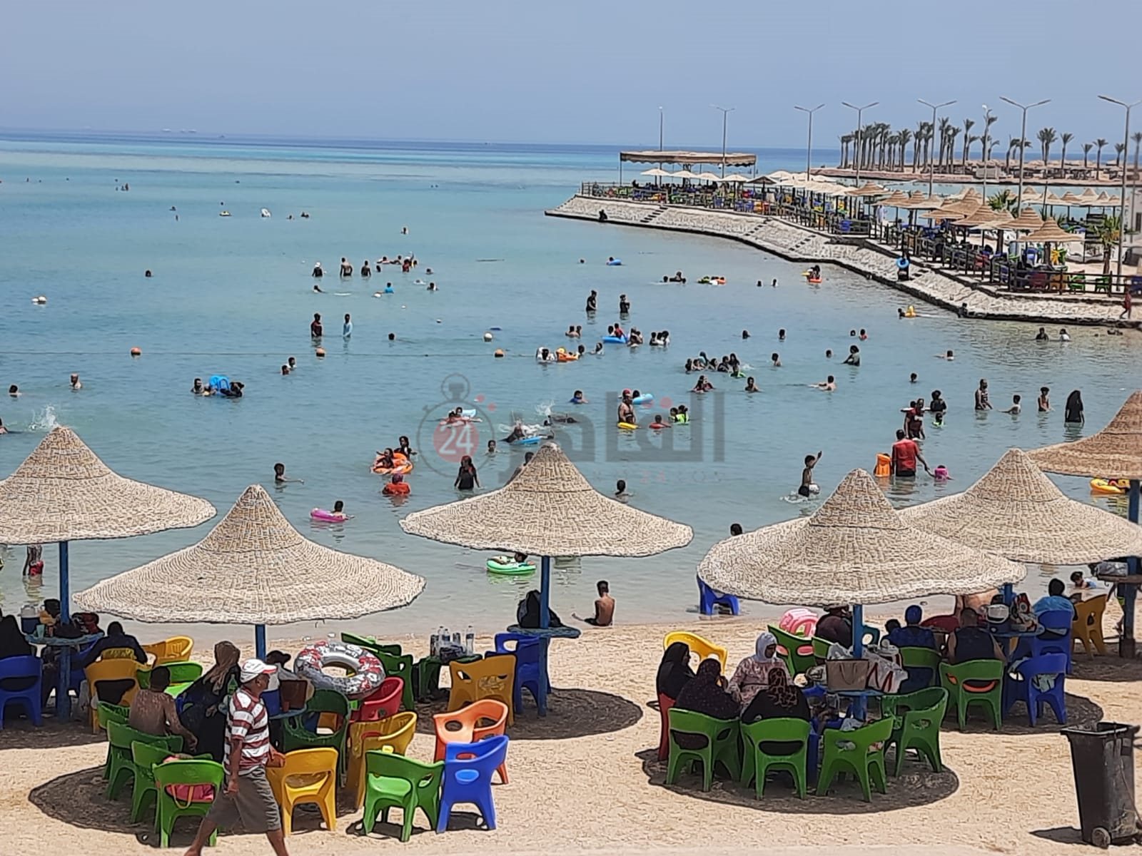 زحام على شواطئ الغردقة