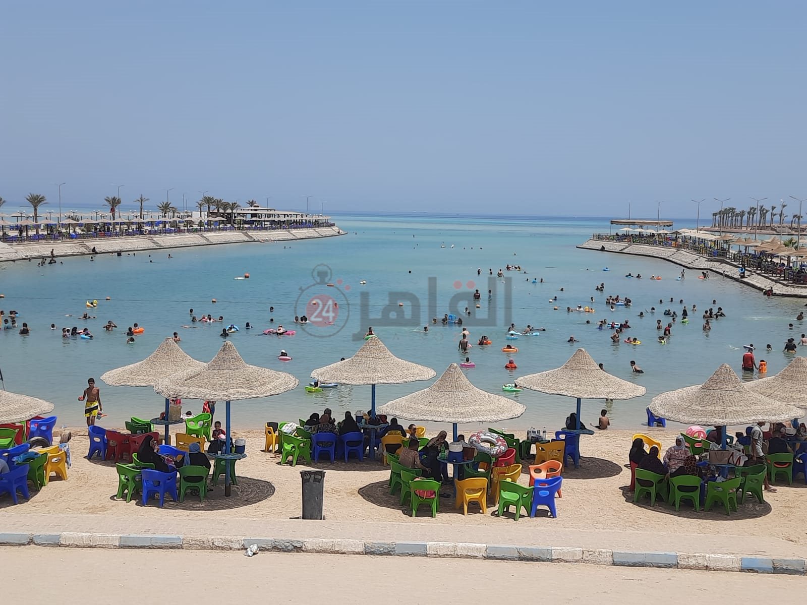 زحام على شواطئ الغردقة