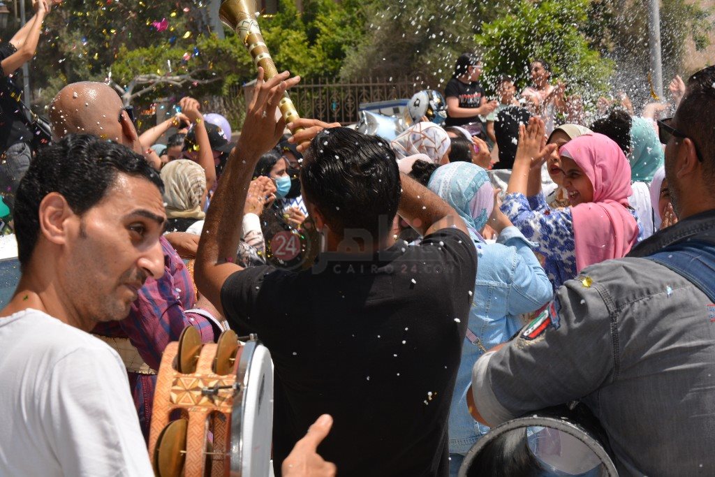 احتفالات بالمزمار 