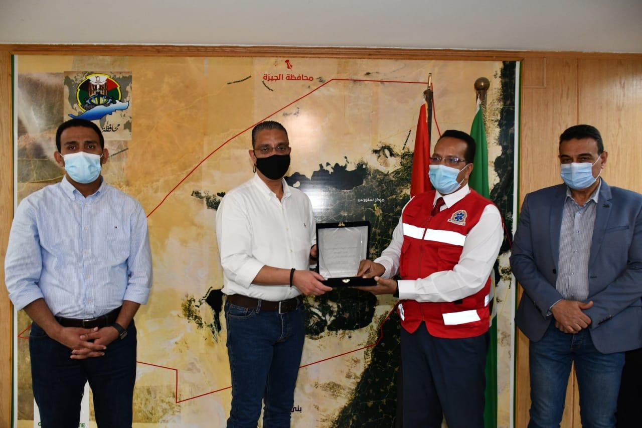 محافظ الفيوم يكرم المتميزين من فرع هيئة الإسعاف بالمحافظة