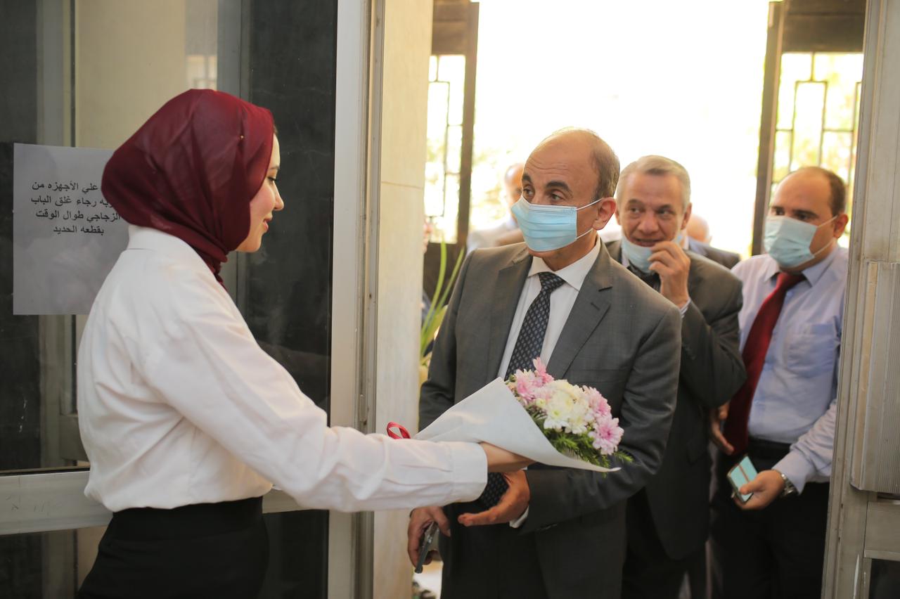 رئيس جامعة الزقازيق يفتتح وحدة الميكروسكوب الإلكترونية بكلية العلوم 02