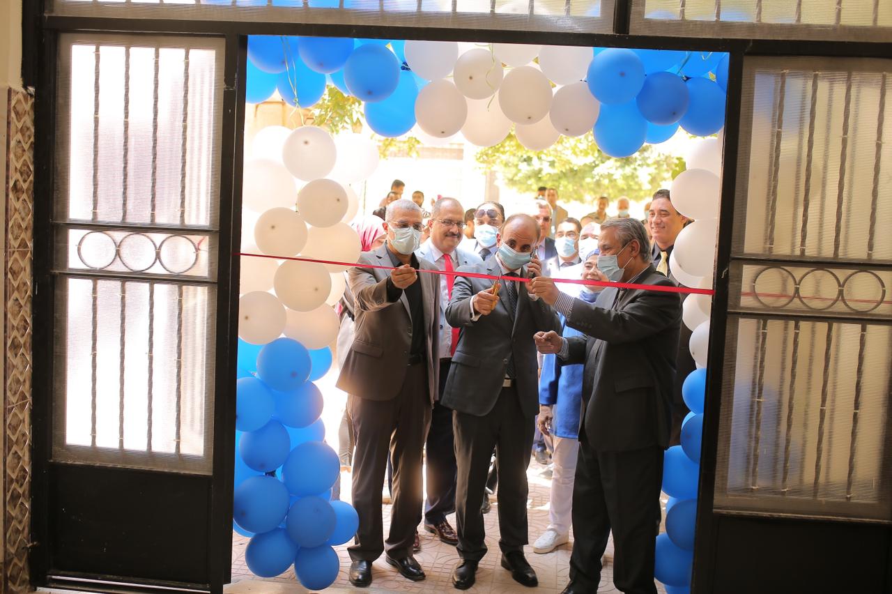 رئيس جامعة الزقازيق يفتتح وحدة الميكروسكوب الإلكترونية بكلية العلوم 08