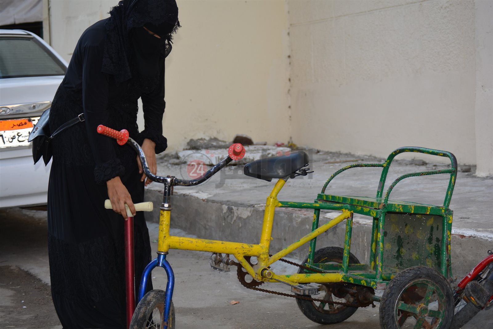 أعمال شاقة تقوم بها فرنسا بورسعيد 