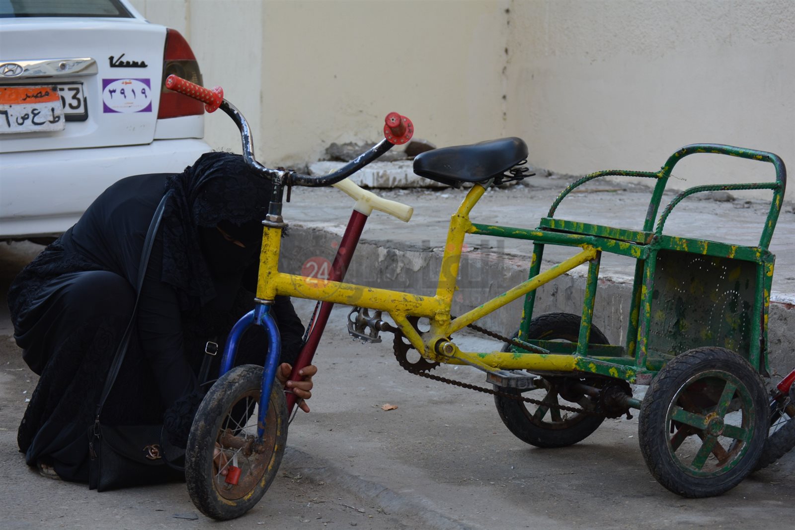 فرنسا بورسعيد تقوم باصلاح الدراجات 