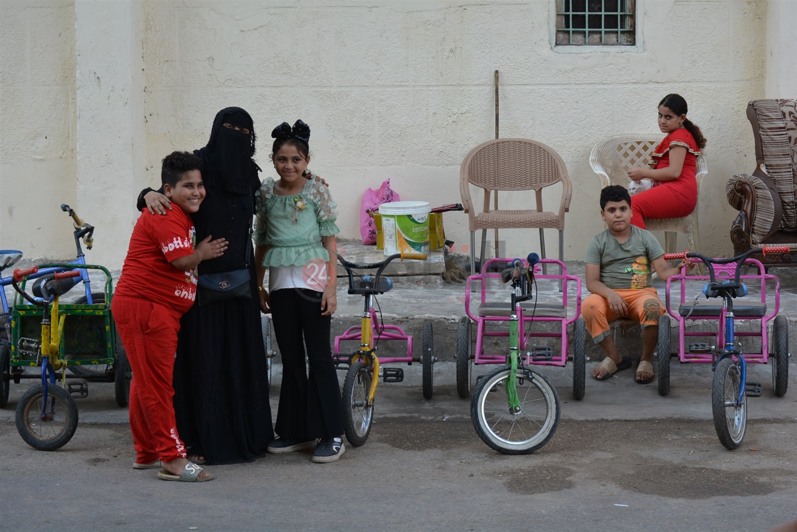 فرنسا مع أطفال المنطقة 