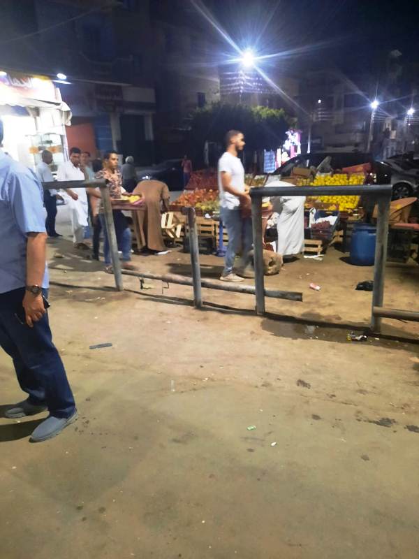 محافظ الشرقية خلال جولته بشوارع أبو حماد 4