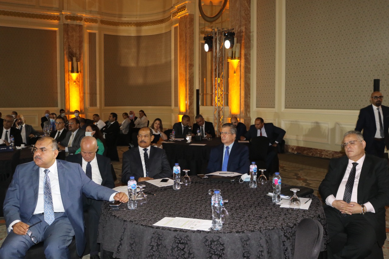 مؤتمر وزير المالية4