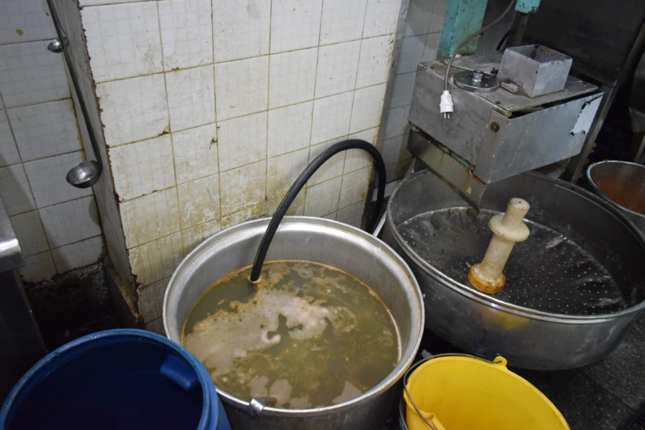 حملة تفتيشية على المطاعم بالزقازيق 7