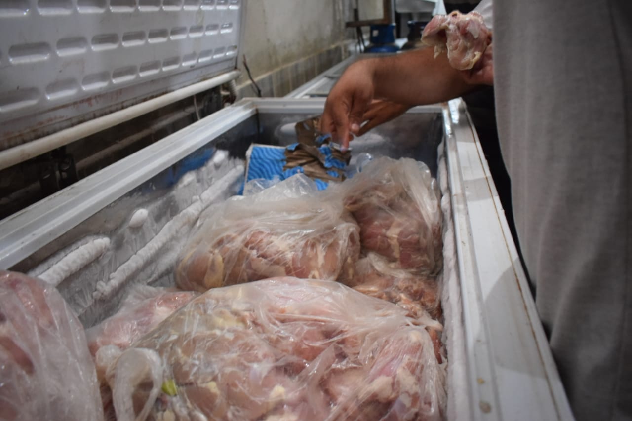 حملة تفتيشية على المطاعم بالزقازيق 16