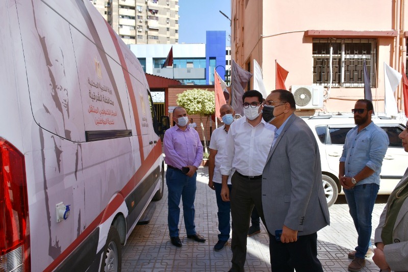 تشغيل أول مركز تكنولوجي متنقل بالشرقية  01