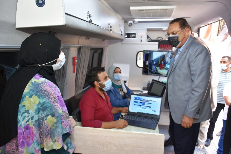 تشغيل أول مركز تكنولوجي متنقل بالشرقية  04