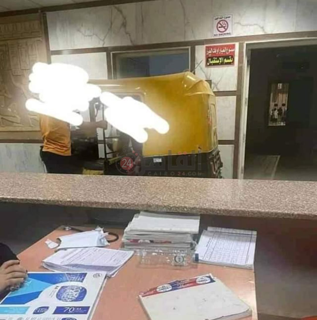 توك توك داخل قسم الاستقبال بمستشفى الحسينية المركزي بالشرقية