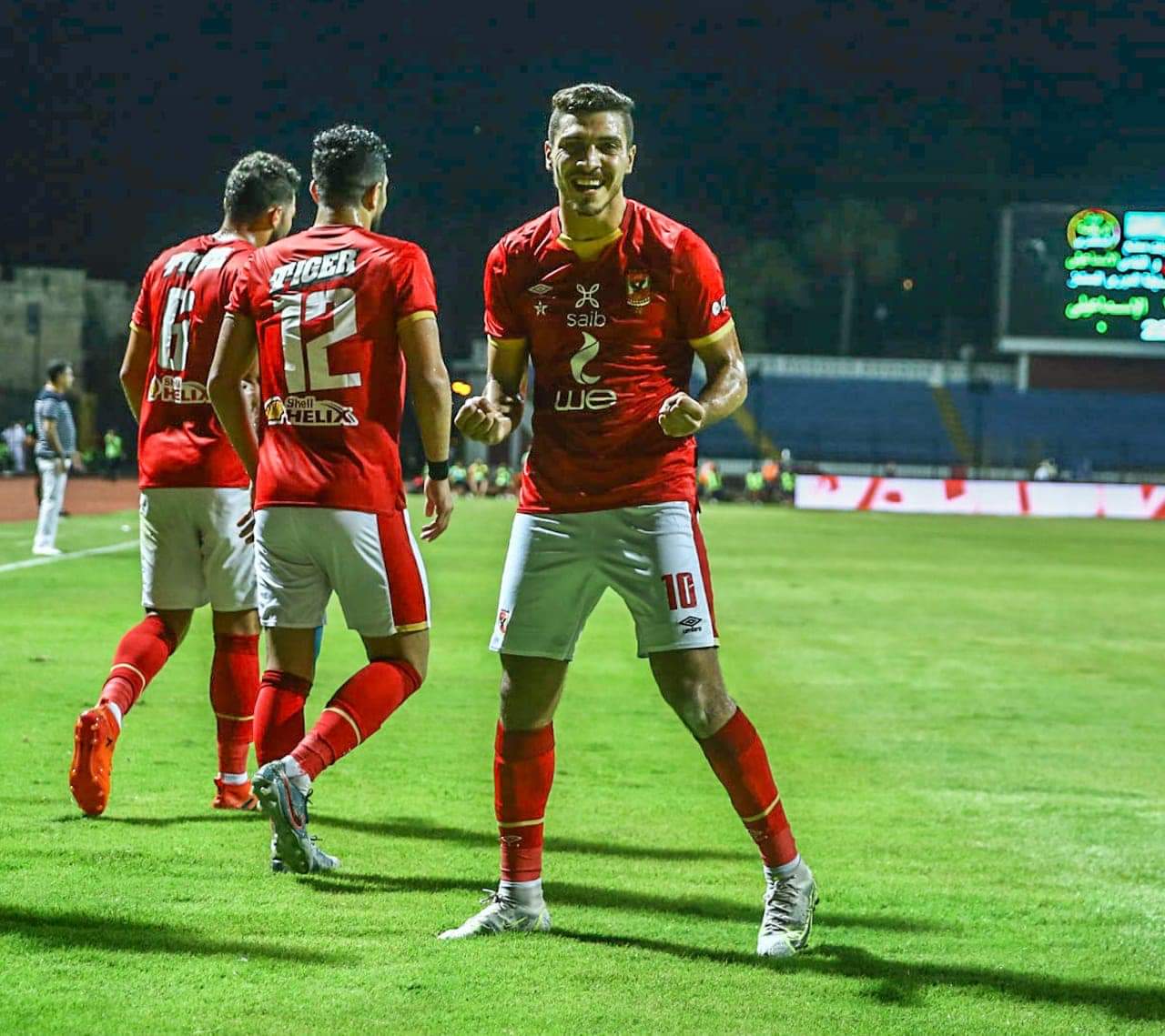 الأهلي ضد الإسماعيلي 