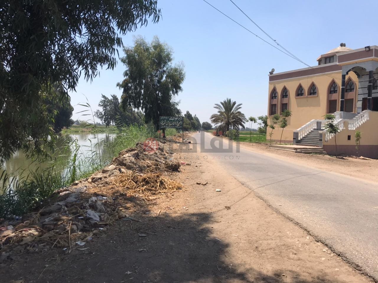 مدخل القرية 4