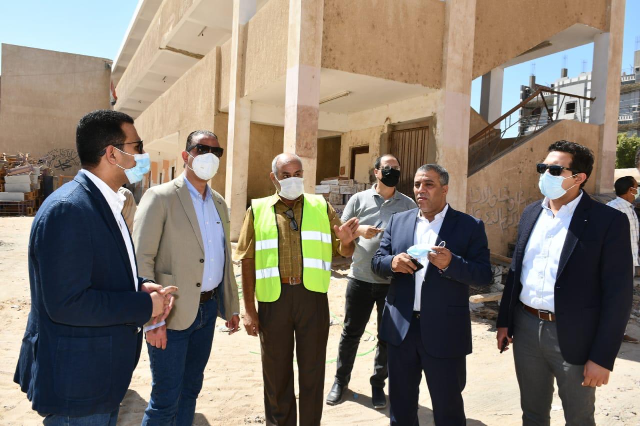 محافظ الفيوم يتفقد أعمال حياة كريمة