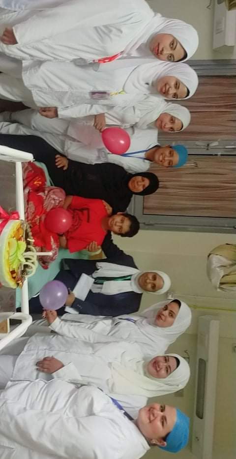 مستشفى أورام قنا يحتفل بعيد ميلاد طفل يعاني من سرطان في الدم