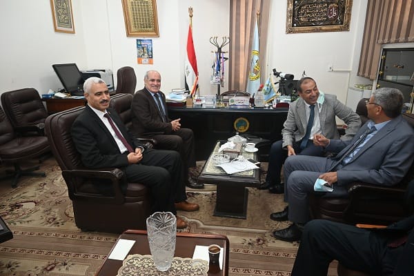 رئيس جامعة الفيوم يشارك في ورشة العمل التي نظمها معهد البحوث الفلكية والجيوفيزيقية