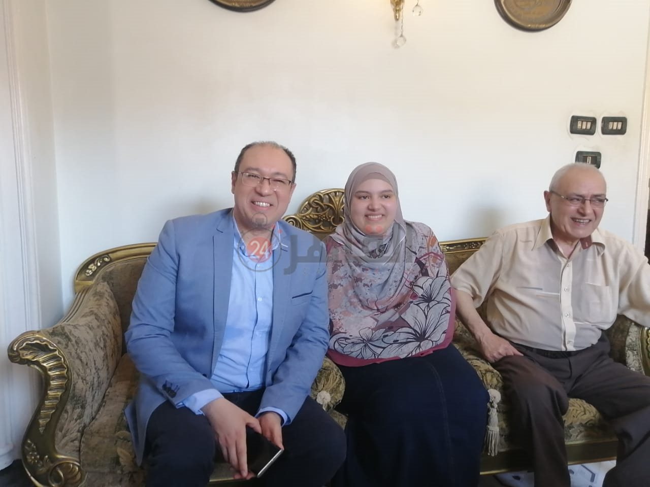 الثالثة على الثانوية العامة بالشرقية وأسرتها 5