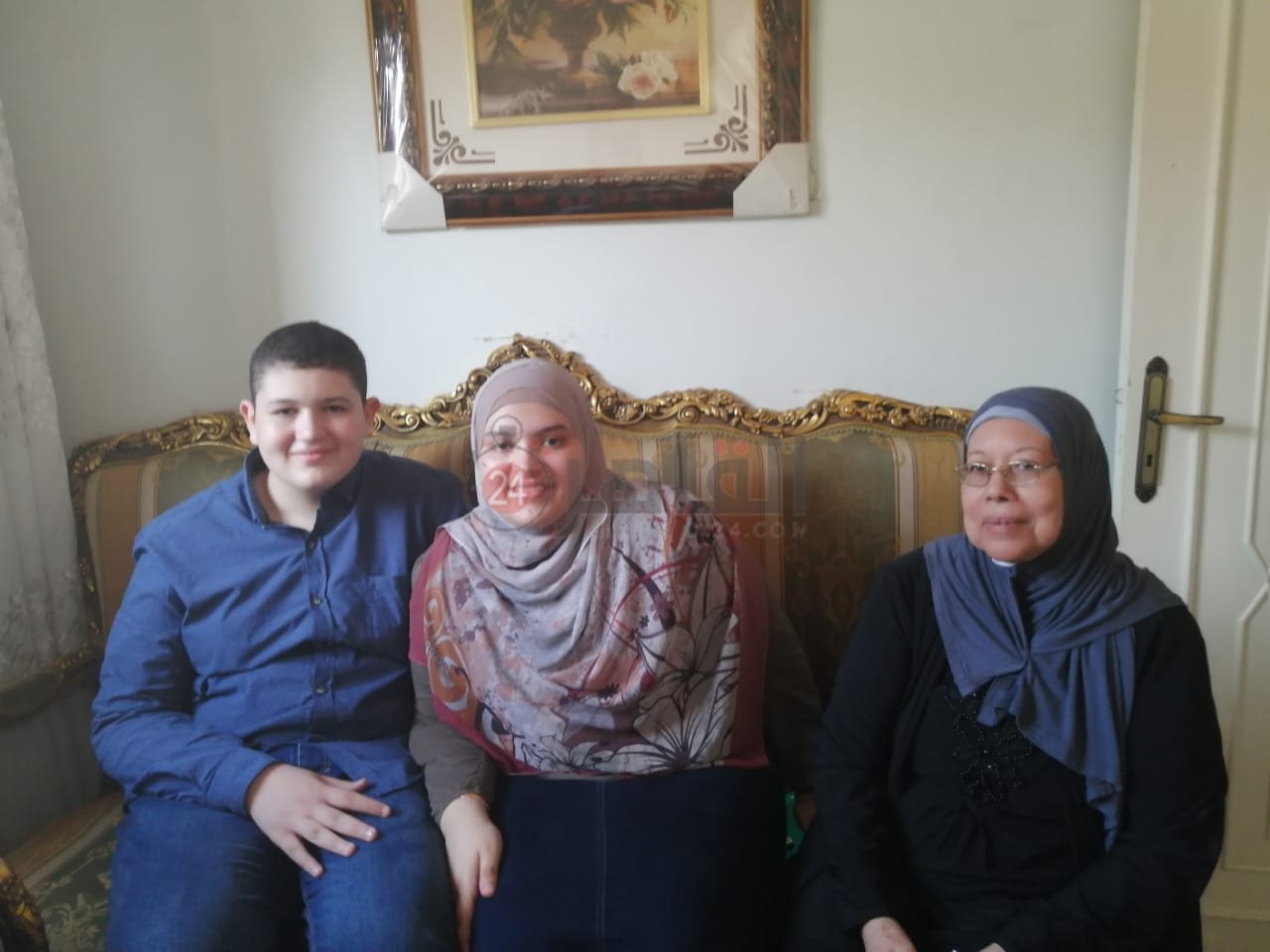 الثالثة على الثانوية العامة بالشرقية وأسرتها 4