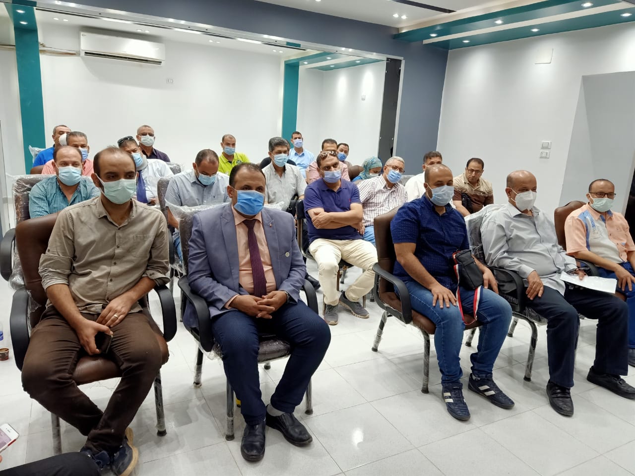 اجتماع وكيل وزارة الصحة مع مديري المستشفيات بالشرقية 02