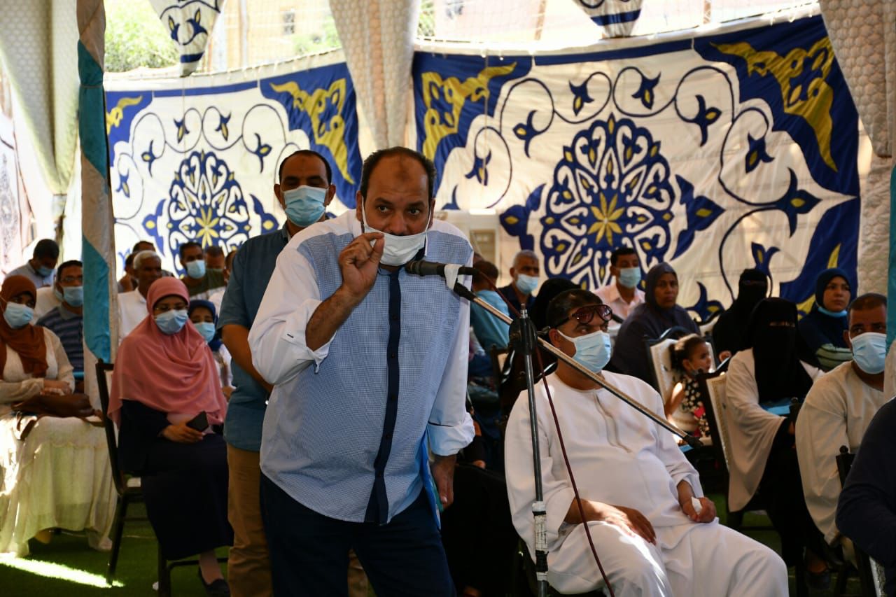 محافظ الفيوم يعقد جلسة الاستماع والتشاور المجتمعي لبرنامج توسعات مشروعات الصرف الصحي