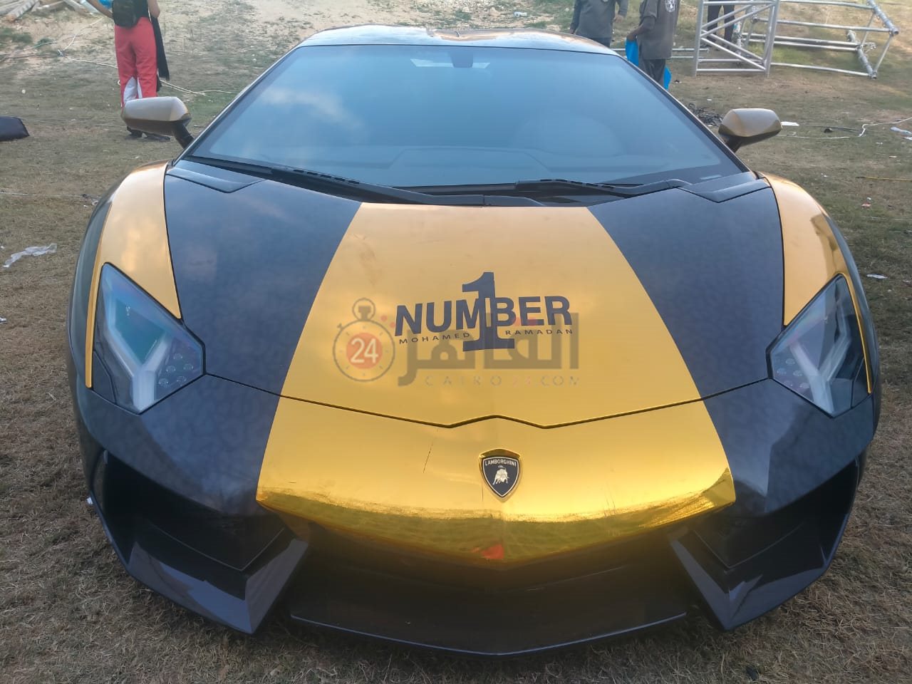 سيارة محمد رمضان في حفل الساحل الشمالي (4)