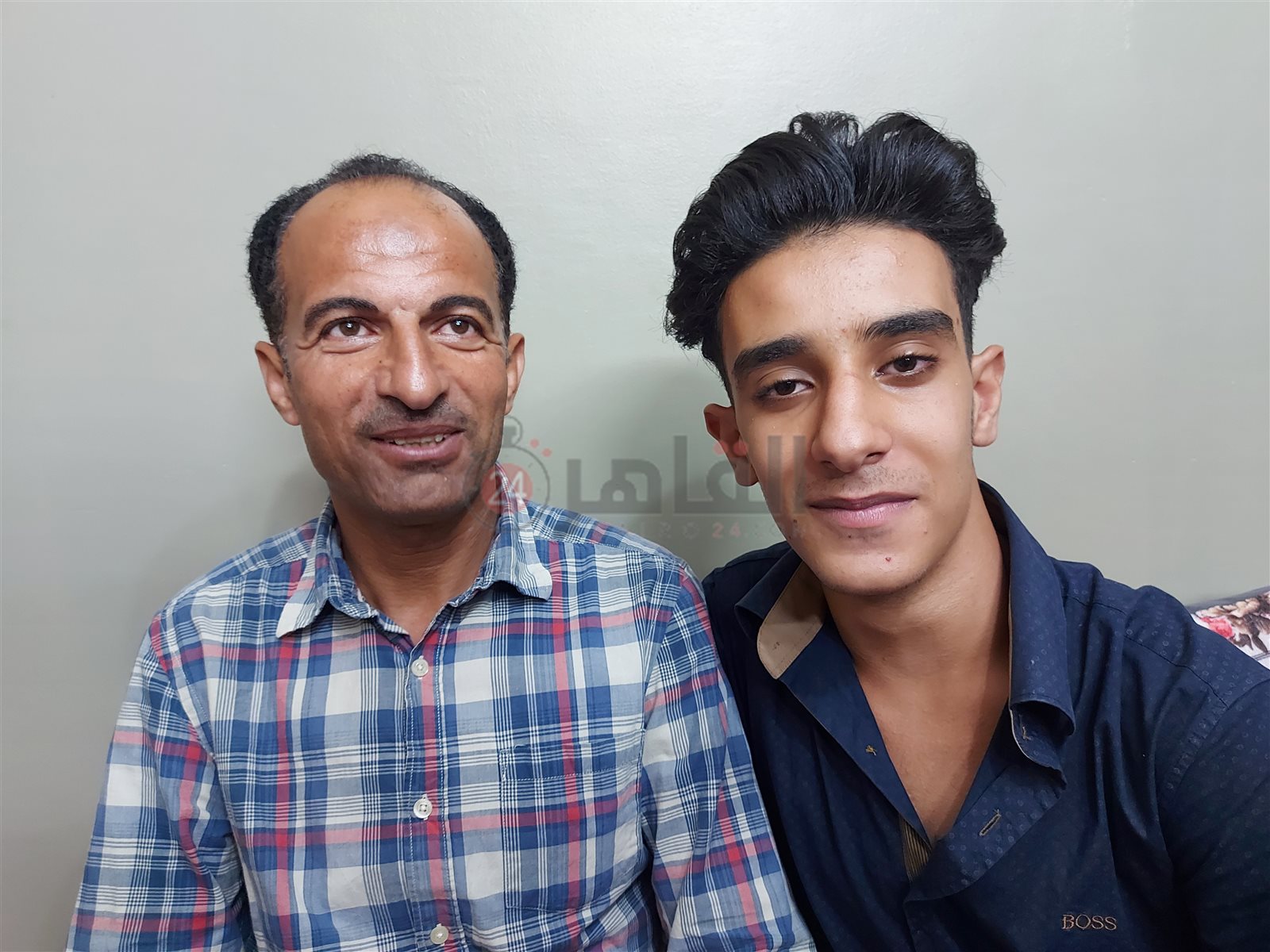 أهالي المنطقة يحتفلون مع عبد الرحمن 