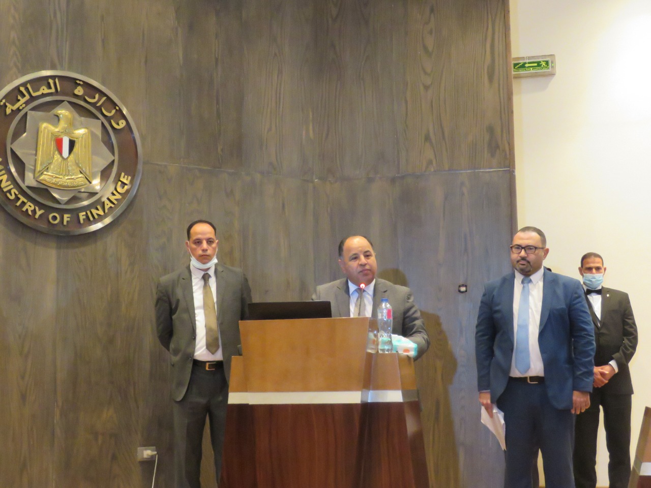 وزير المالية يكرم رائدات مصر