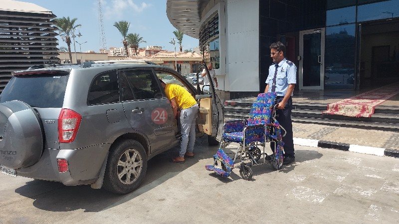 أمن الرعاية الصحية يستقبل المريض 