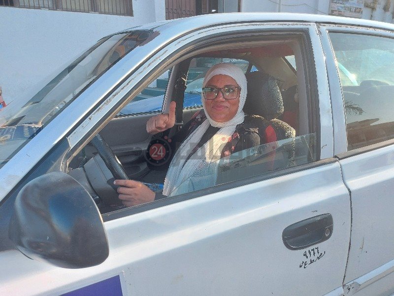 سائقة تاكسي ببورسعيد